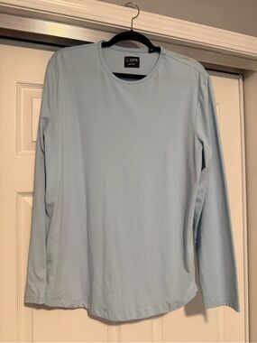 Cuts Clothing | Men’s AO Long Sleeve Curve-Hem Tee Light Blue Size XL